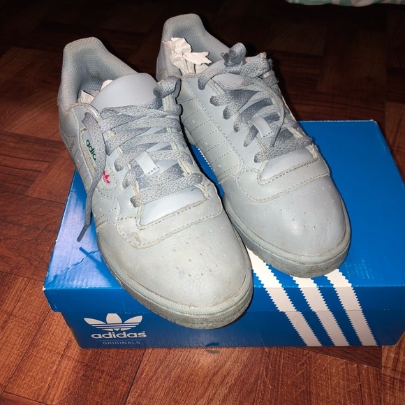 Shoes - Picture 5 of 7